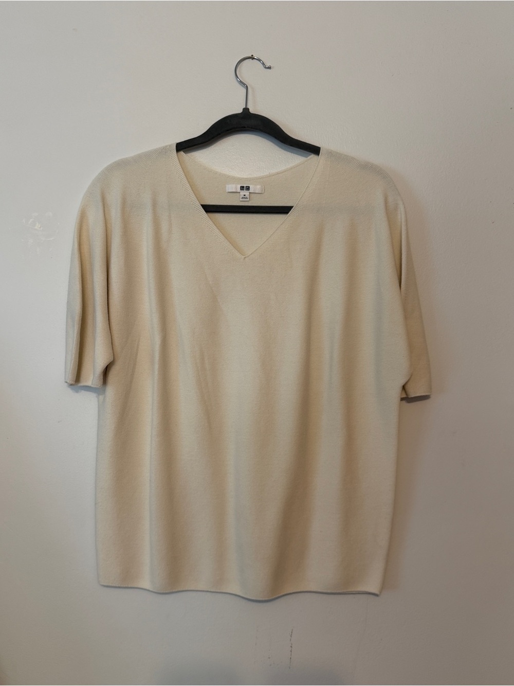 UNIQLO Cream V-Neck Knit Top
